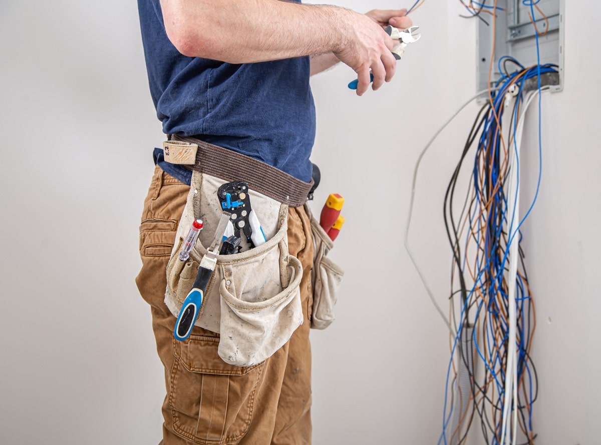 What are 5 Signs that Your Home Needs Some Electrical Work